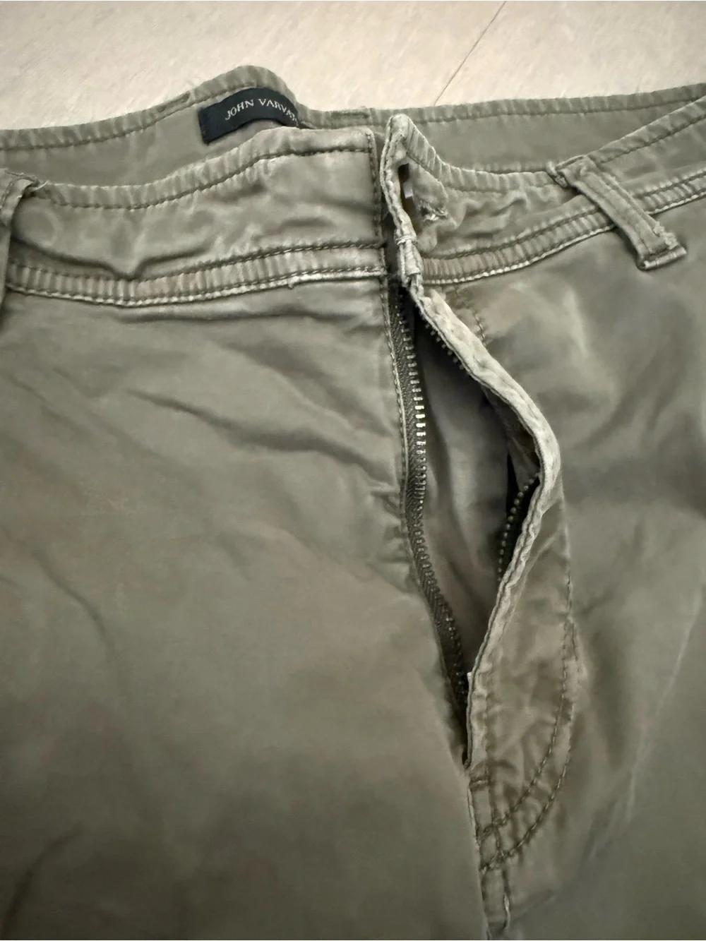 John Varvatos USA Men's Olive Cargo Utility Zip Pocket Pants, Size 33 - Picture 5 of 15